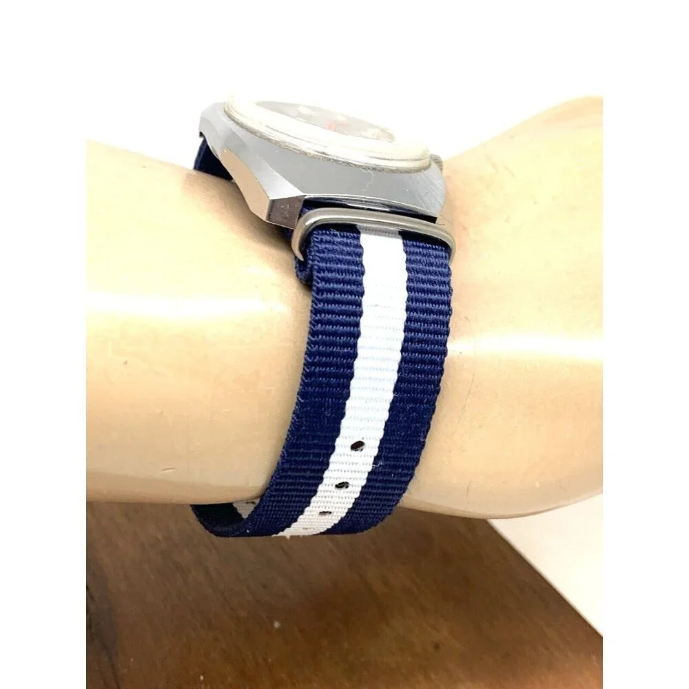 Sekonda Men's Watch Vintage USSR Automatic Blue Dial Date Nylon Strap 36mm